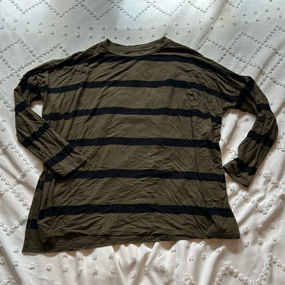 Maurice’s striped long sleeved tee with slits on each side